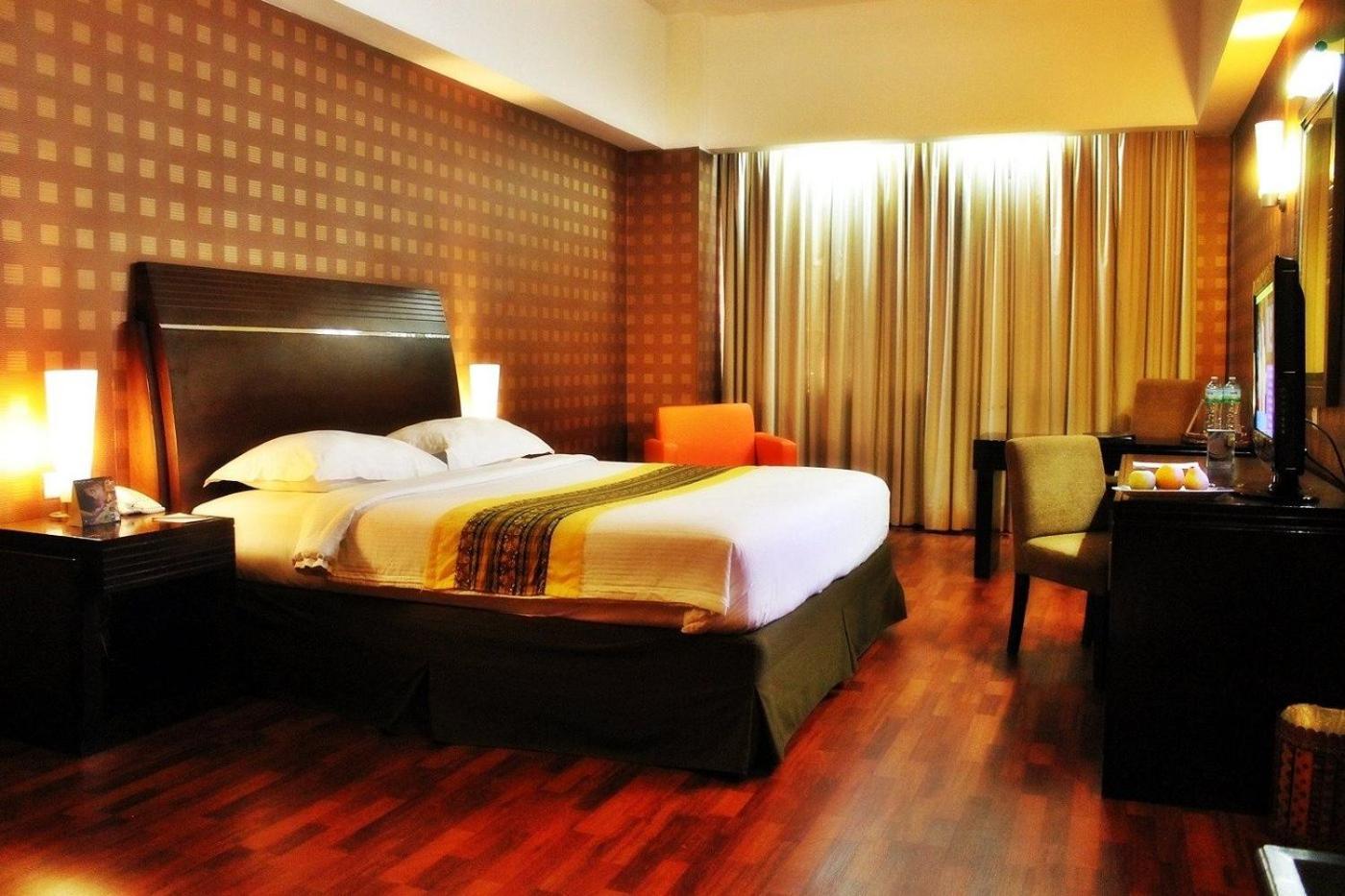 Grand Elite Hotel Pekanbaru Exterior foto