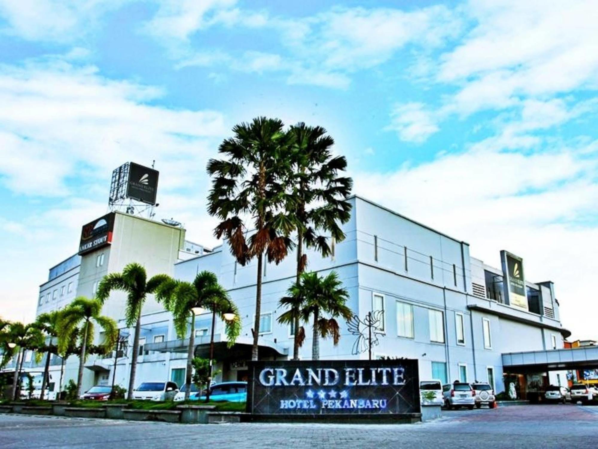 Grand Elite Hotel Pekanbaru Exterior foto