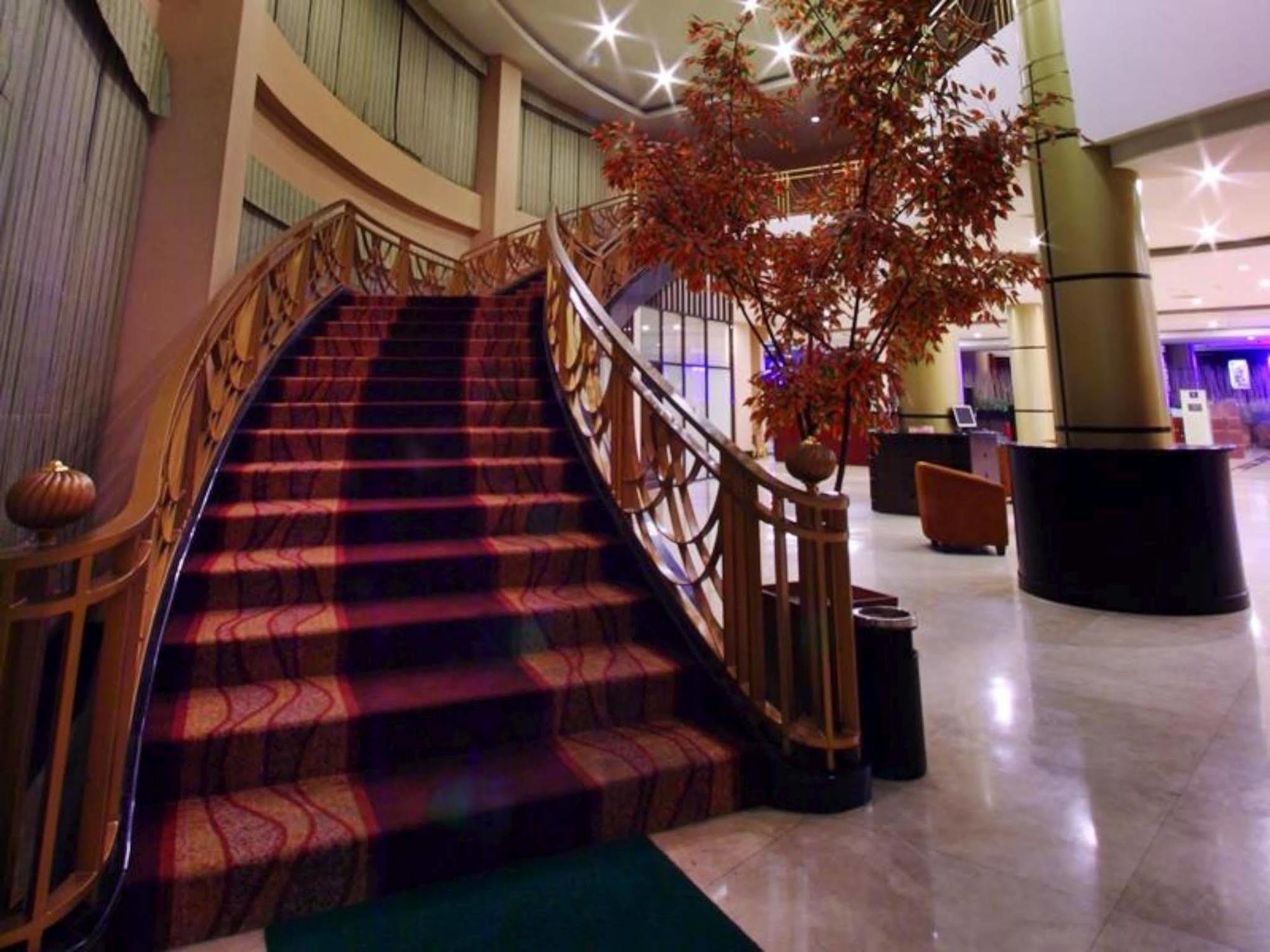 Grand Elite Hotel Pekanbaru Exterior foto